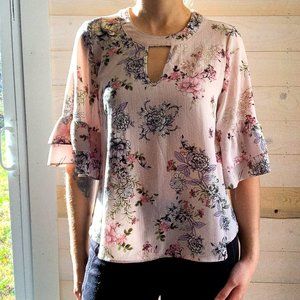 EUC Urban Romantics | Small | Light Pink | Floral Ruffle Sleeve Key Hole Blouse
